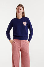 Cargar imagen en el visor de la galería, JERSEY PUNTO NAVY CORAZON
