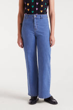Cargar imagen en el visor de la galería, PANTALON VAQUERO CORAZONES
