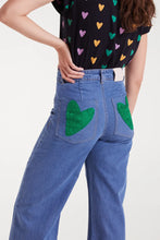 Cargar imagen en el visor de la galería, PANTALON VAQUERO CORAZONES
