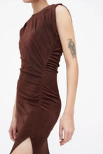 Cargar imagen en el visor de la galería, VESTIDO MIDI MARRON
