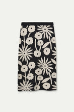 Cargar imagen en el visor de la galería, FALDA MIDI JACQUARD
