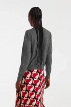 Cargar imagen en el visor de la galería, CARDIGAN  GRIS FLOR
