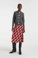 Cargar imagen en el visor de la galería, CARDIGAN  GRIS FLOR
