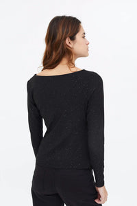 CAMISETA CUELLO BARCO CON BRILLI