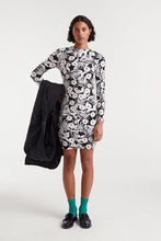 Cargar imagen en el visor de la galería, VESTIDO CORTO ESTAMPADO
