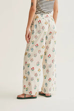 Cargar imagen en el visor de la galería, PANTALON ESTAMPADO GARDENER
