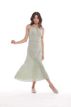 Cargar imagen en el visor de la galería, VESTIDO MIDI DE PUNTO VERDE
