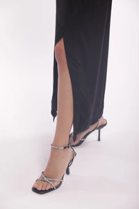 VESTIDO NEGRO TIRANTE SATÉN