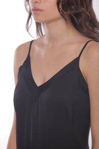 VESTIDO NEGRO TIRANTE SATÉN