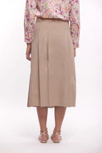 Cargar imagen en el visor de la galería, FALDA MIDI GABARDINA CAMEL
