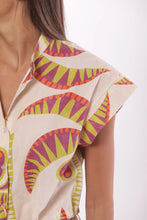 Cargar imagen en el visor de la galería, CAMISA CORTA ESTAMPADO PALMERAS
