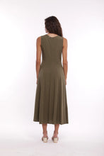 Cargar imagen en el visor de la galería, VESTIDO MIDI VERDE

