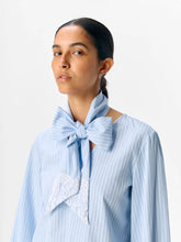 Cargar imagen en el visor de la galería, BLUSA OBJALI
