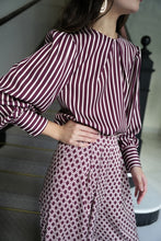 Cargar imagen en el visor de la galería, BLUSA LISS RAYAS
